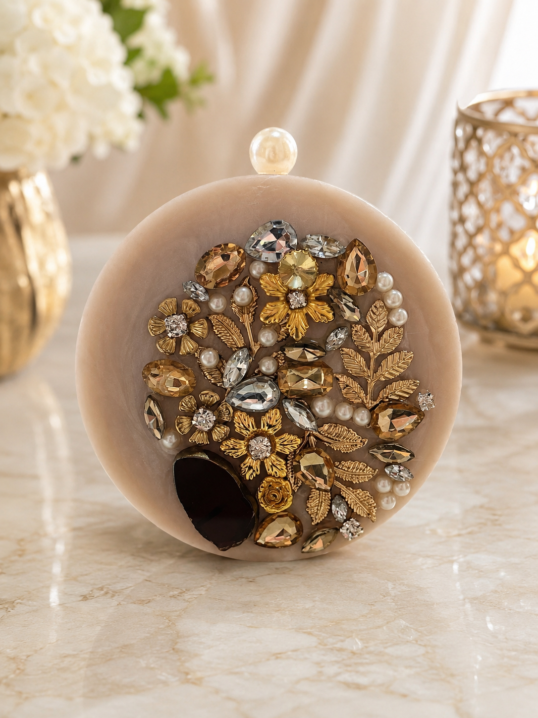 Pearl Bloom Round Clutch