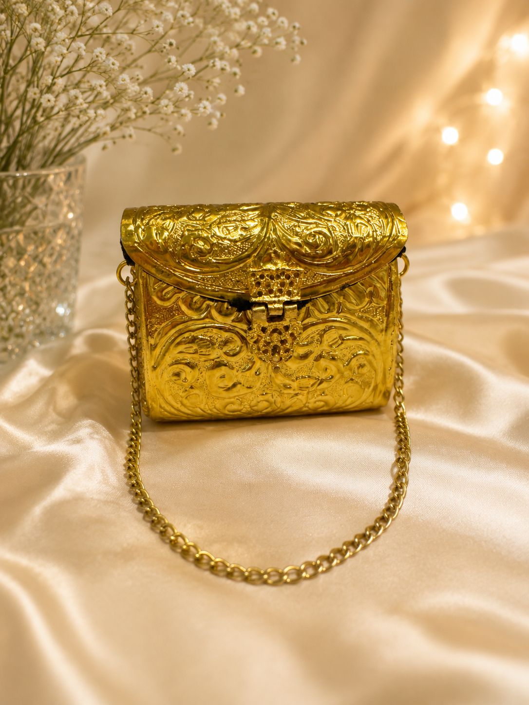 Gold metal clutch